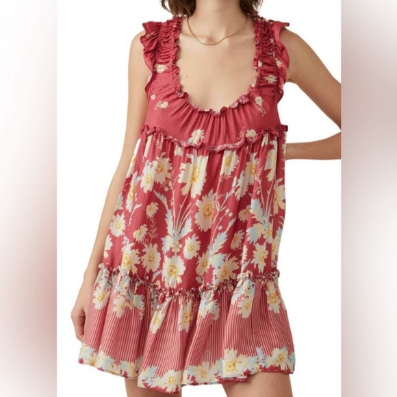 Free People Dresses & Skirts - {NWT} ✨️ FREE PEOPLE✨️ Bali Wild Daisy Slip Renaissance Red